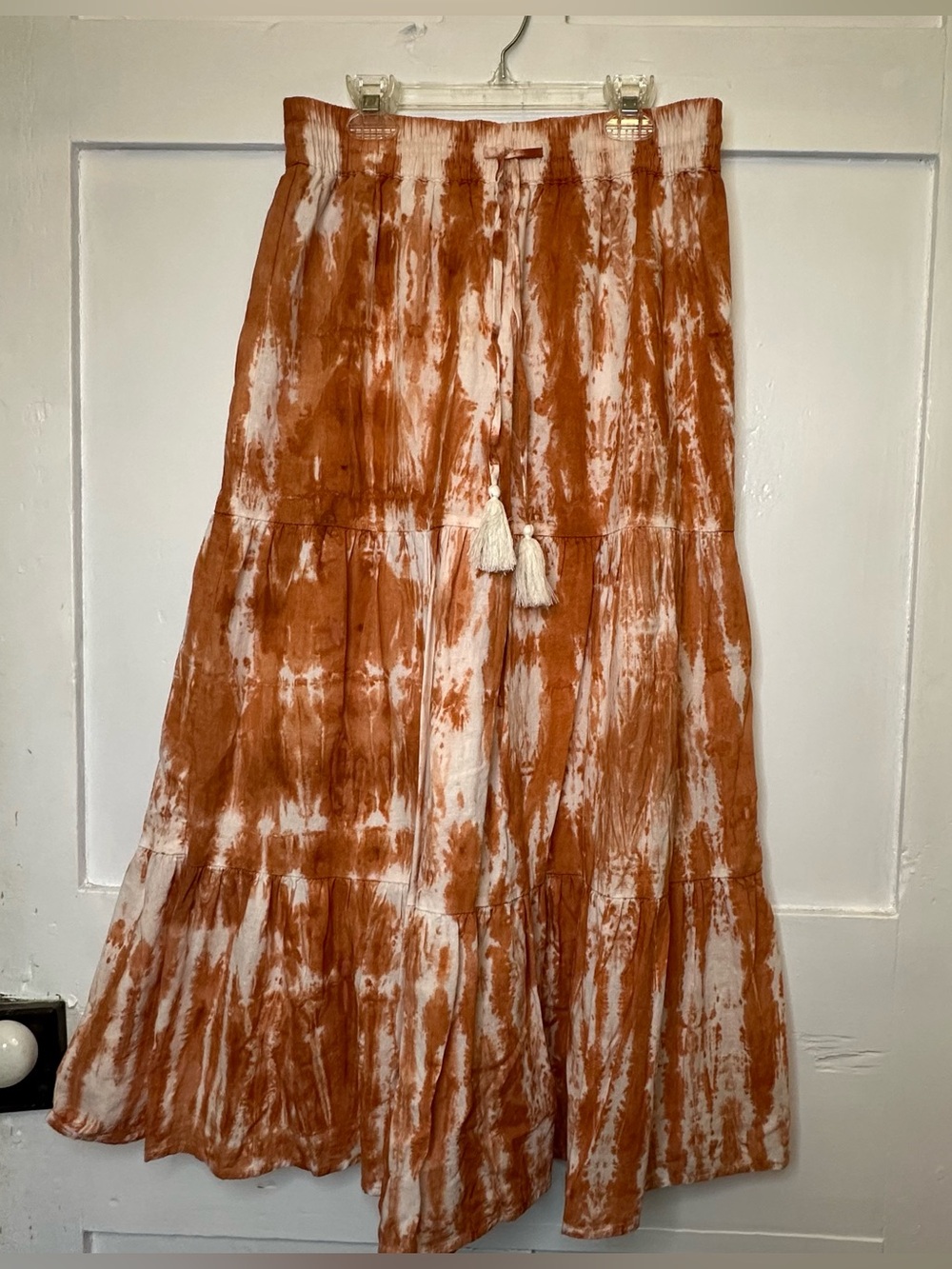 new directions Rust and Off White Tie-Dye Boho Tiered Maxi Skirt Sz M